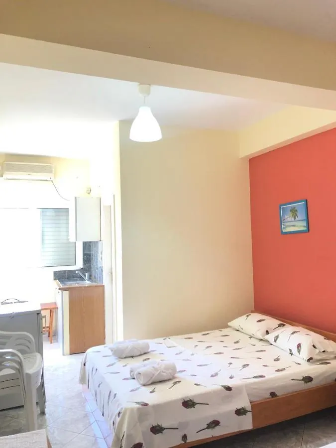 Veizi'S Apartments Himarë Albania