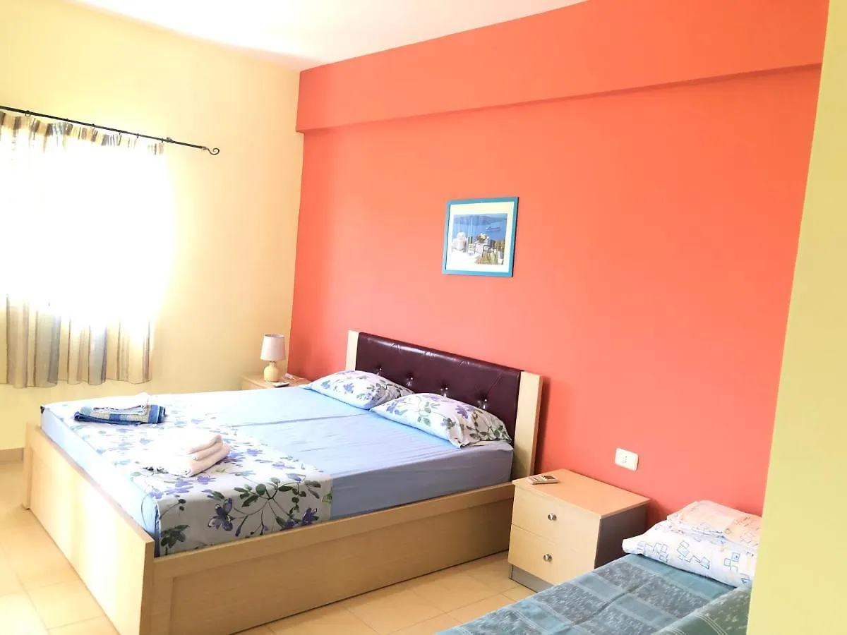 Veizi'S Apartments Himarë