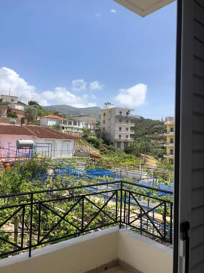 Veizi'S Apartments Himarë