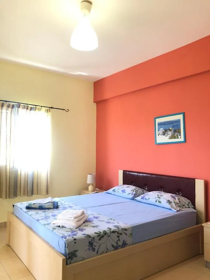 Veizi'S Apartments Himarë